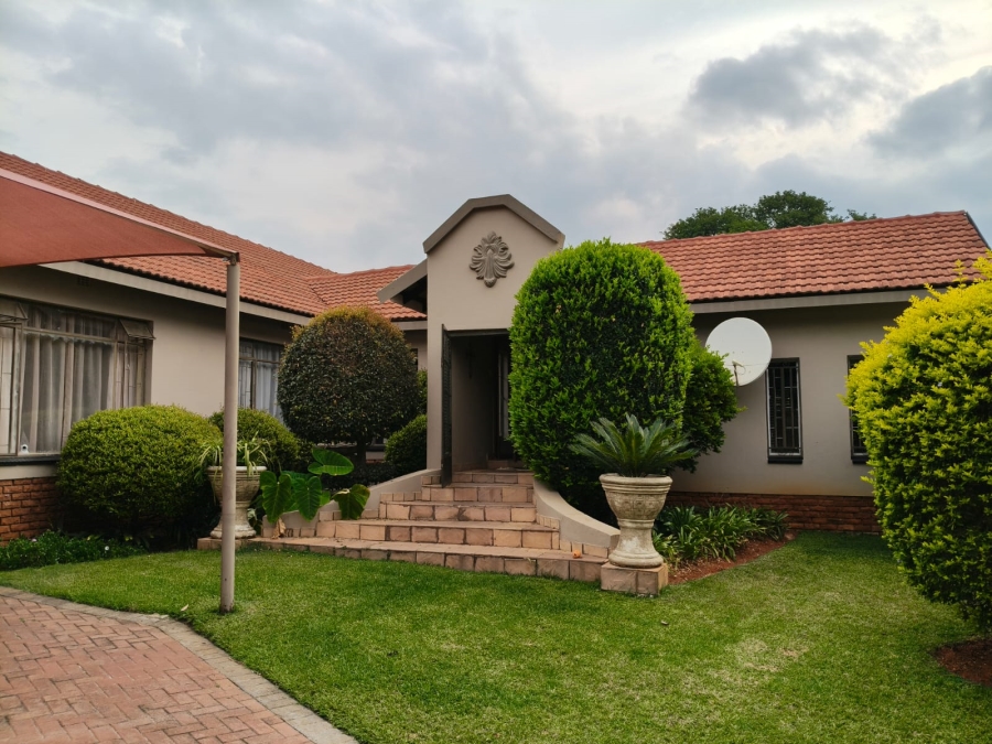 3 Bedroom Property for Sale in Safari Gardens North West